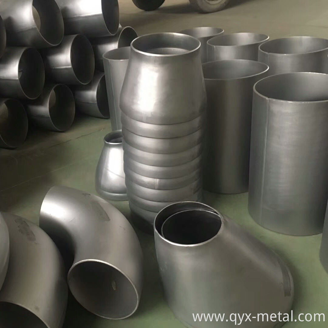 Titanium pipe fittings